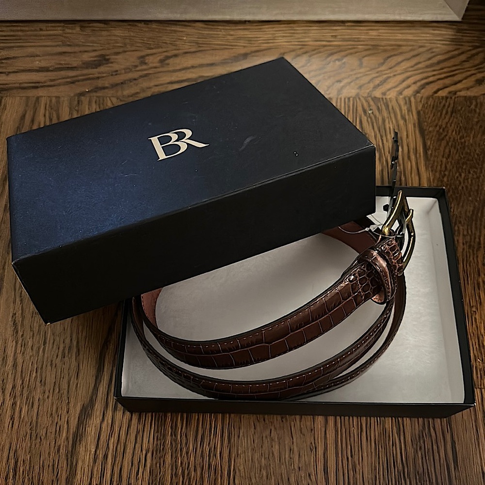 NWT: Men’s Leather Banana Republic Belt Size 34